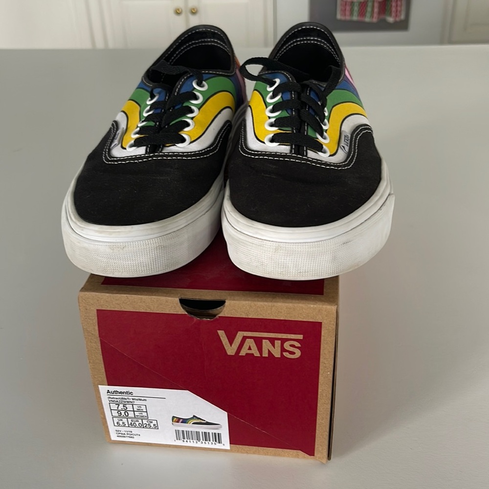 Vans Authentic Refract Sz 9 womens